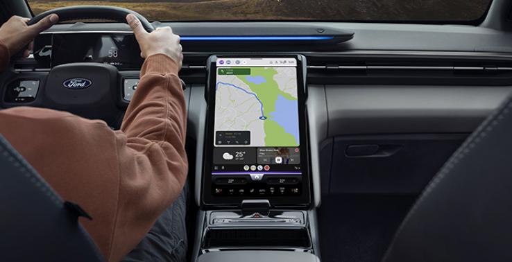 14.6" Movable Touchscreen